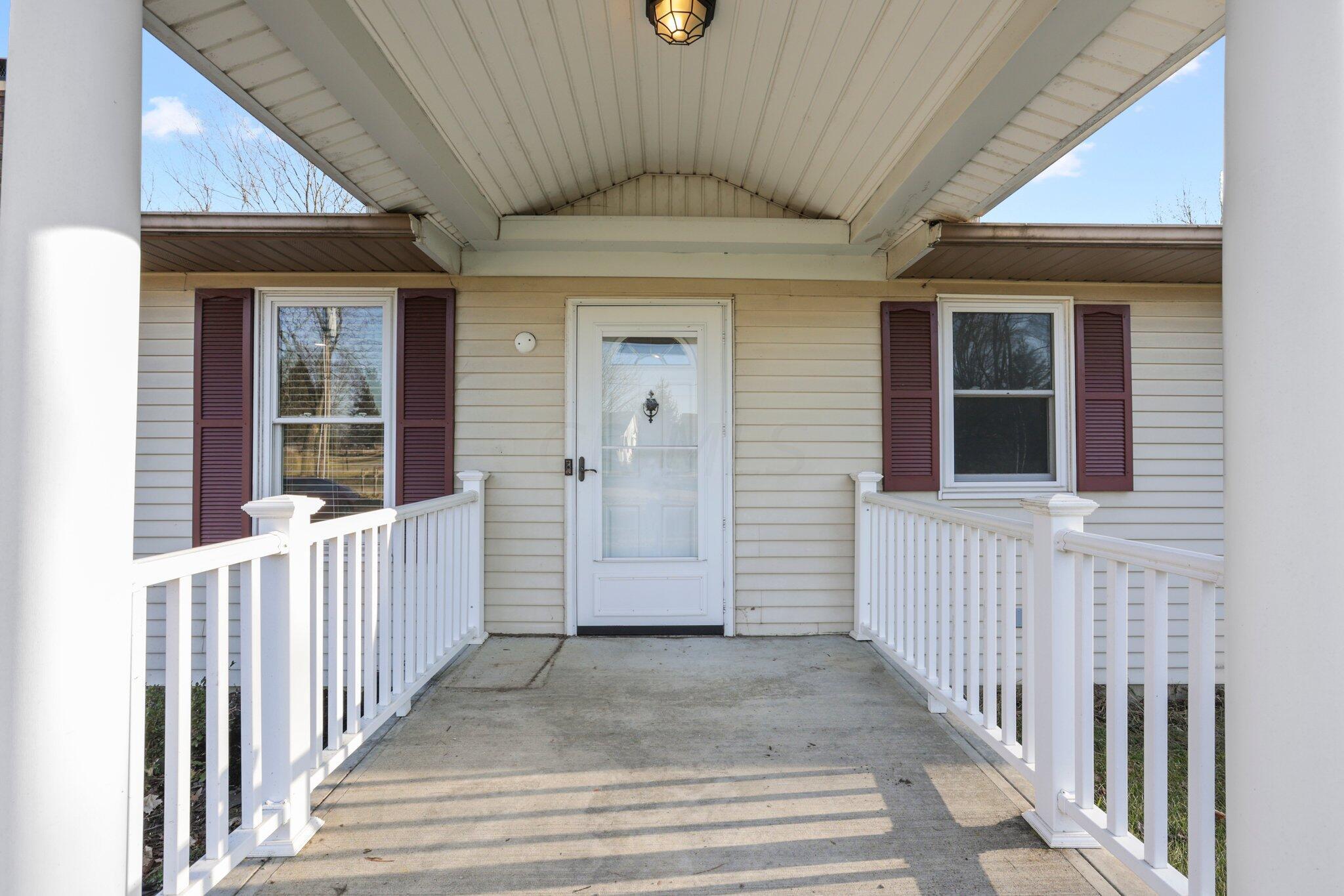 9515 Loop Road Millersport, OH 43046 - Photo 4 of 39 Front door