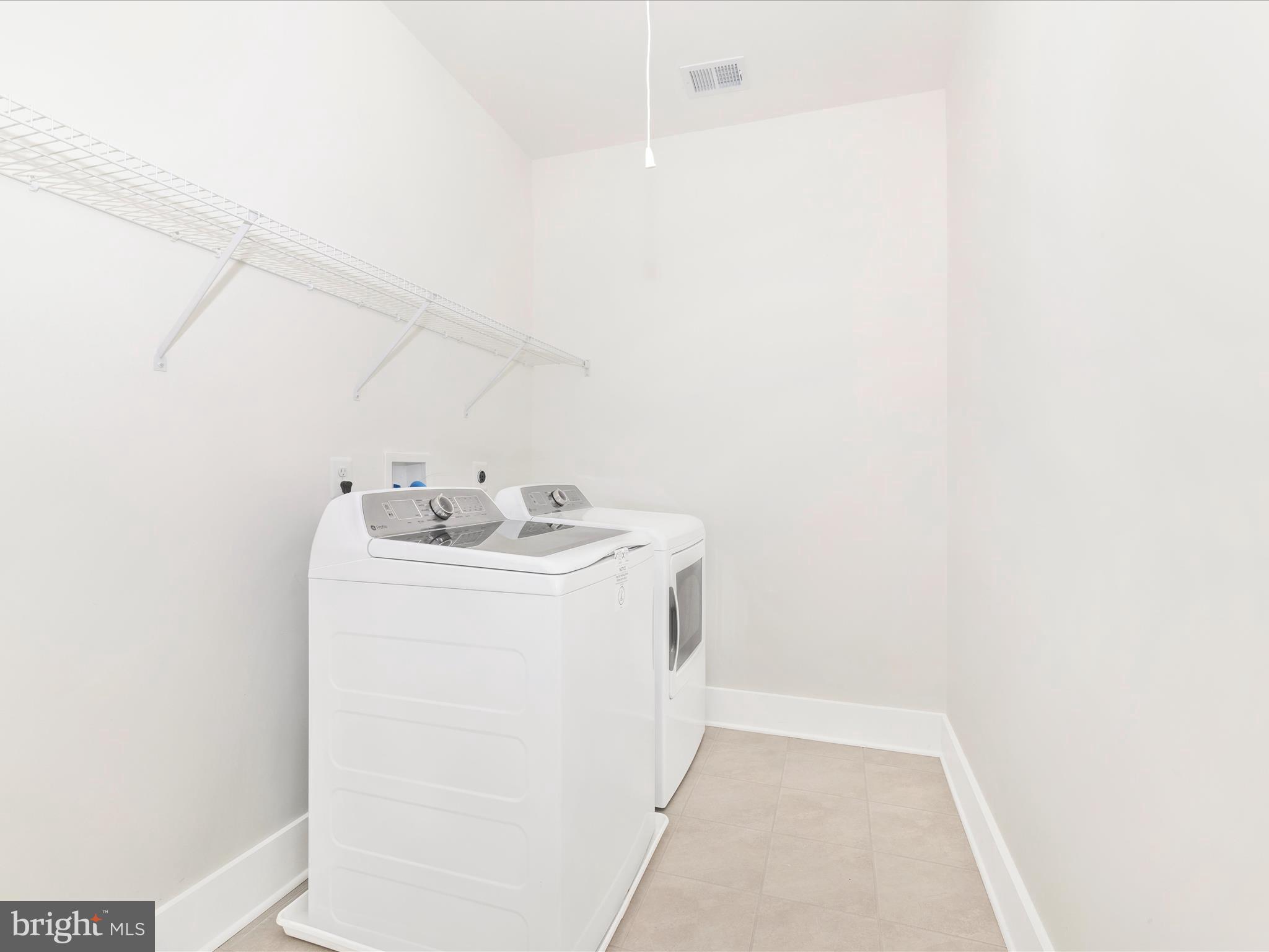 3105 Sumantown Road Middletown, MD 21769 - Photo 38 of 45 a utility room with dryer and washer