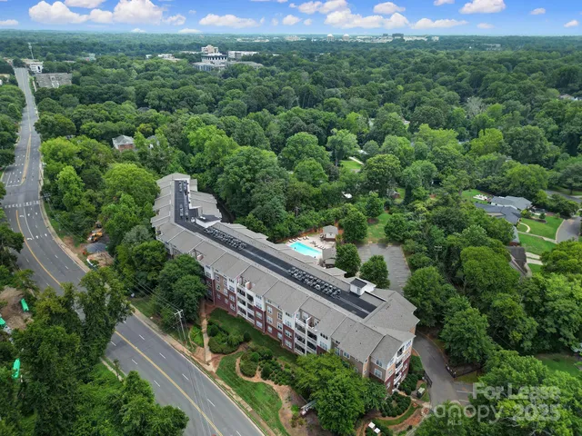 $1,275 | 1000 East Woodlawn Road, Charlotte, NC 28209