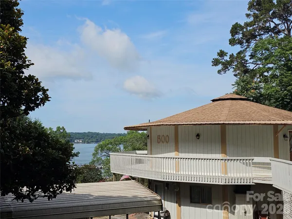 $415,000 | 500 Steel Bridge Loop, Hickory, NC 28601