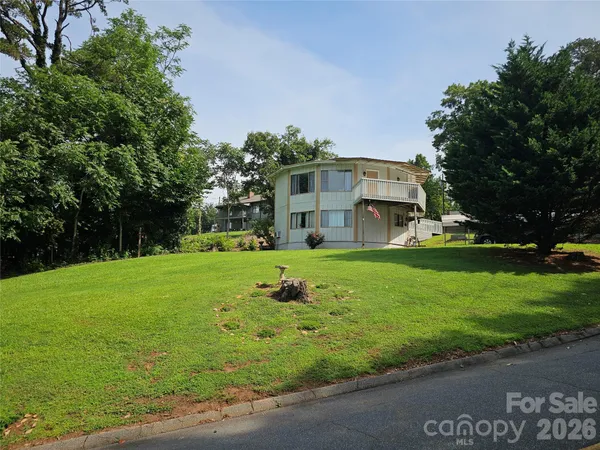 $415,000 | 500 Steel Bridge Loop, Hickory, NC 28601