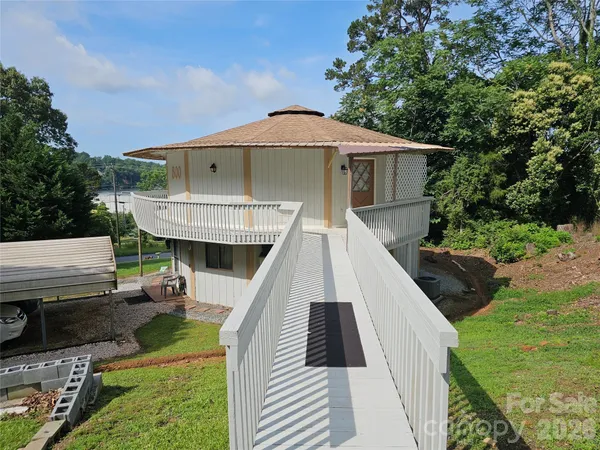 $415,000 | 500 Steel Bridge Loop, Hickory, NC 28601