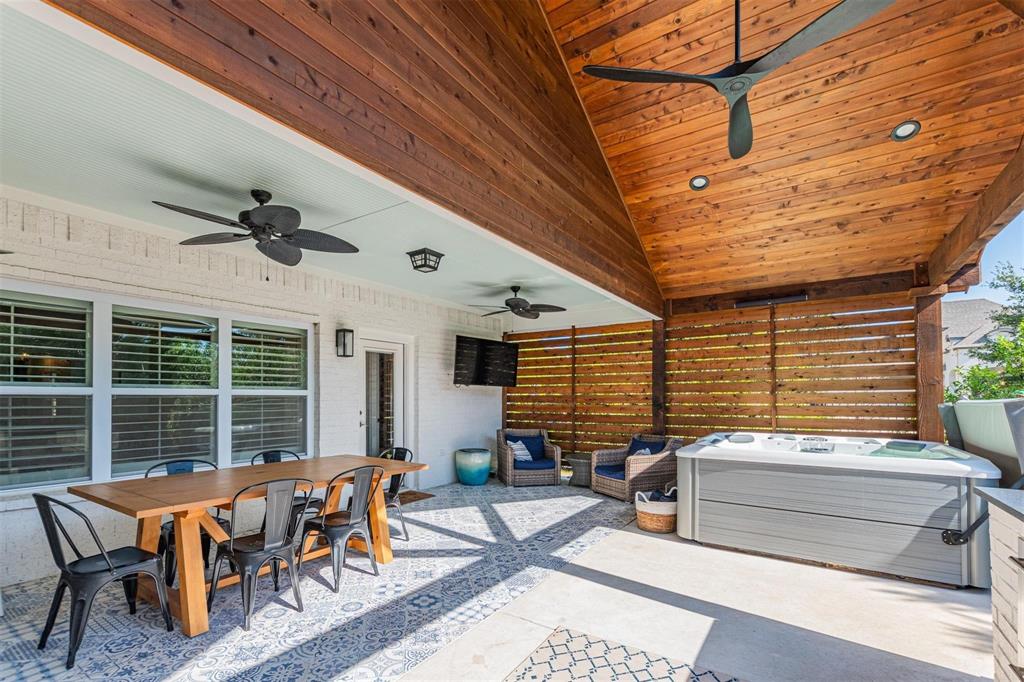 400 Prairie Run Aledo, TX 76008 - Photo 27 of 36 a backyard of a house with outdoor seating