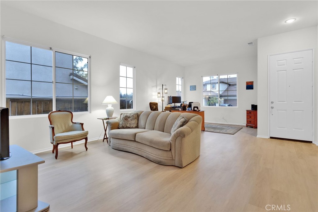 30809 Point Woods Court Temecula, CA 92591 - Photo 4 of 45