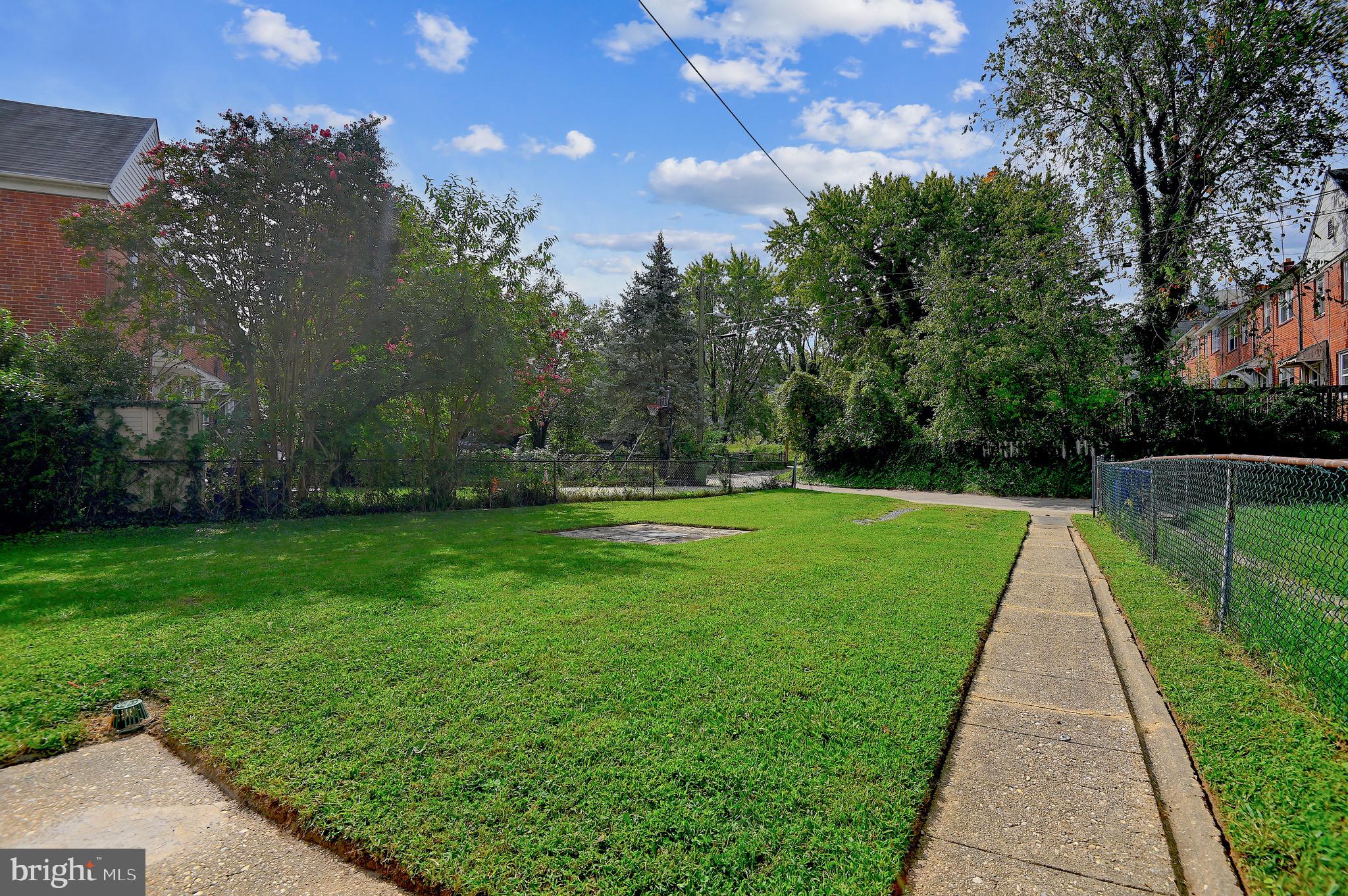 1607 Ramblewood Road Baltimore, MD 21239 - Photo 4 of 30
