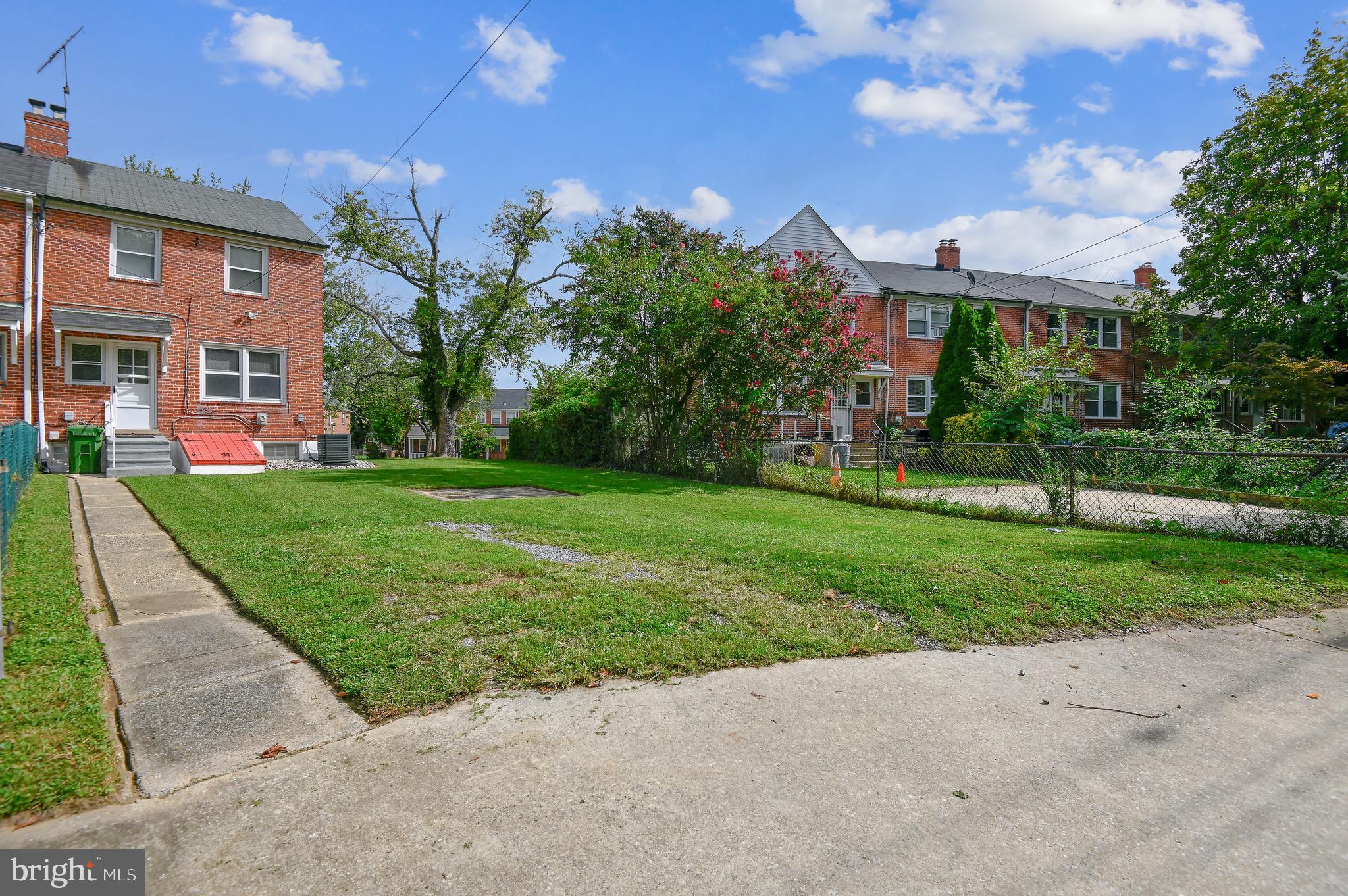 1607 Ramblewood Road Baltimore, MD 21239 - Photo 5 of 30