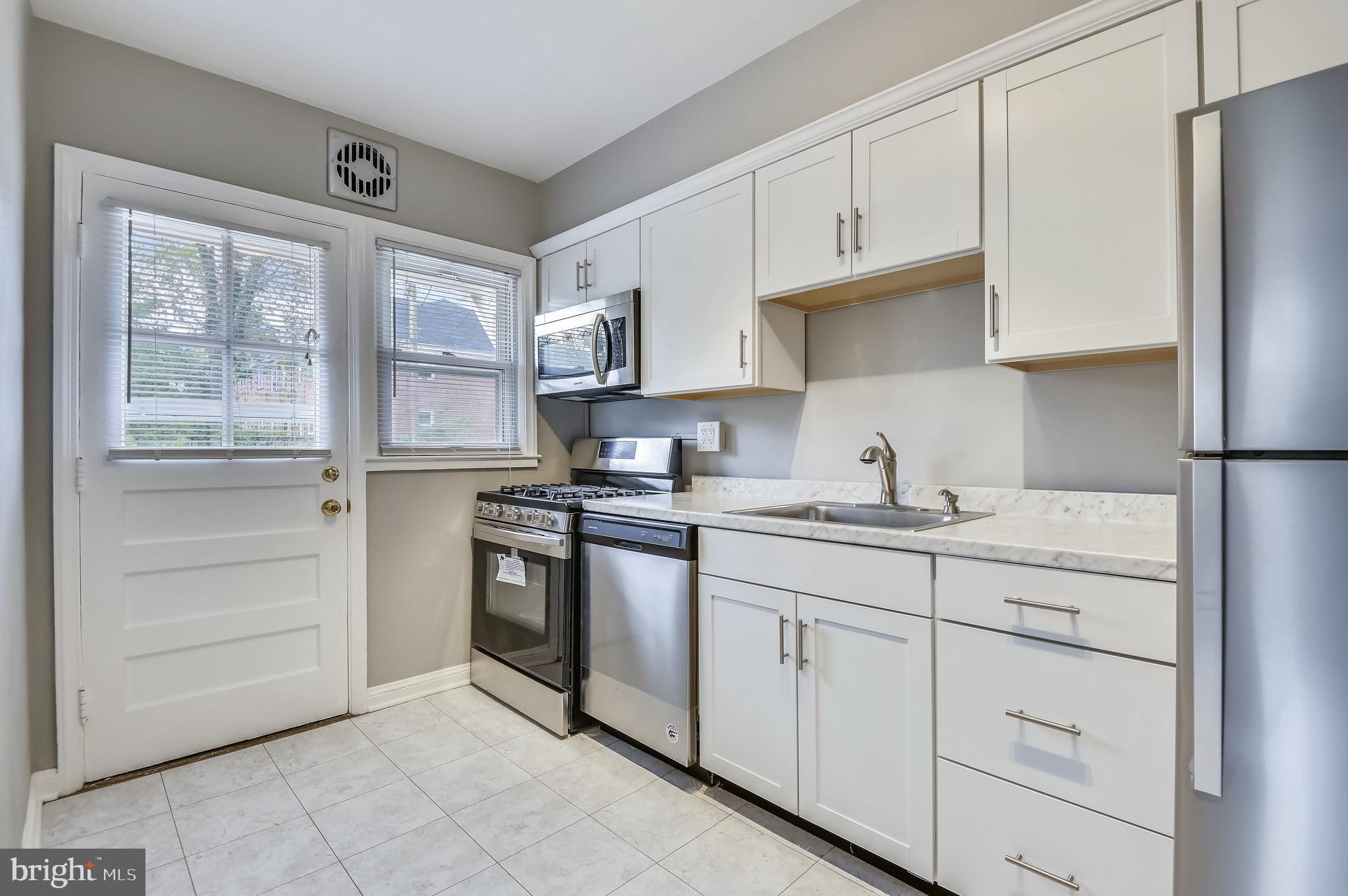 1607 Ramblewood Road Baltimore, MD 21239 - Photo 9 of 30