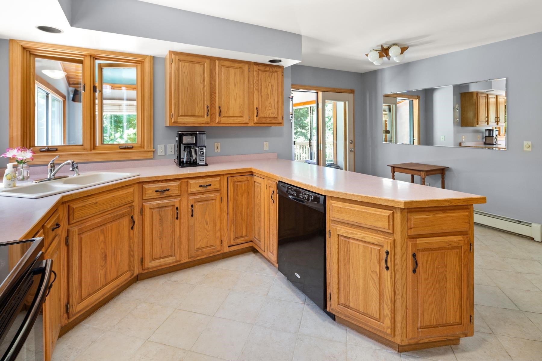 144 Blackberry Ridge Williston, VT 05495 - Photo 11 of 28 Gallery Image 11