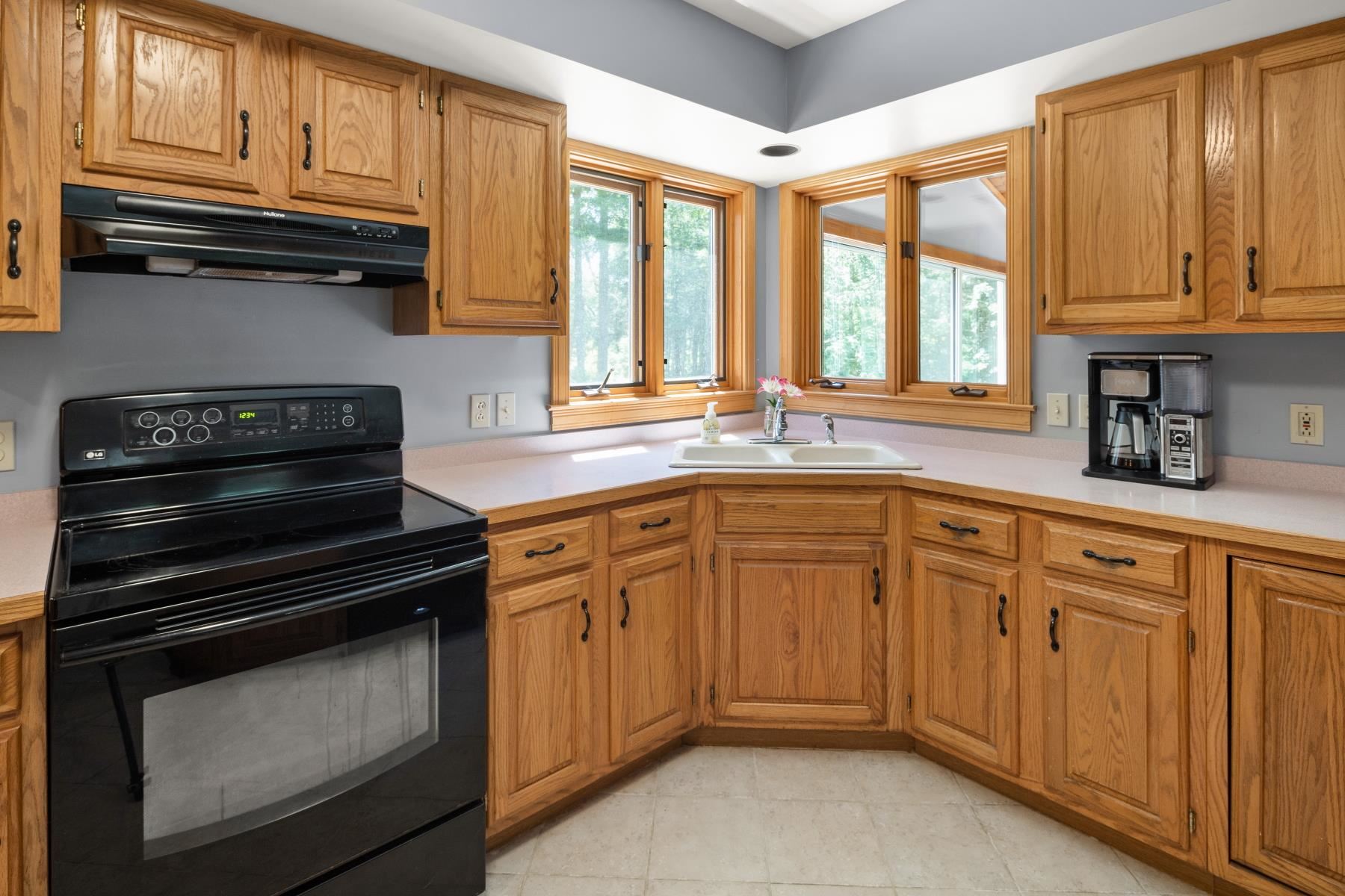 144 Blackberry Ridge Williston, VT 05495 - Photo 12 of 28 Gallery Image 12