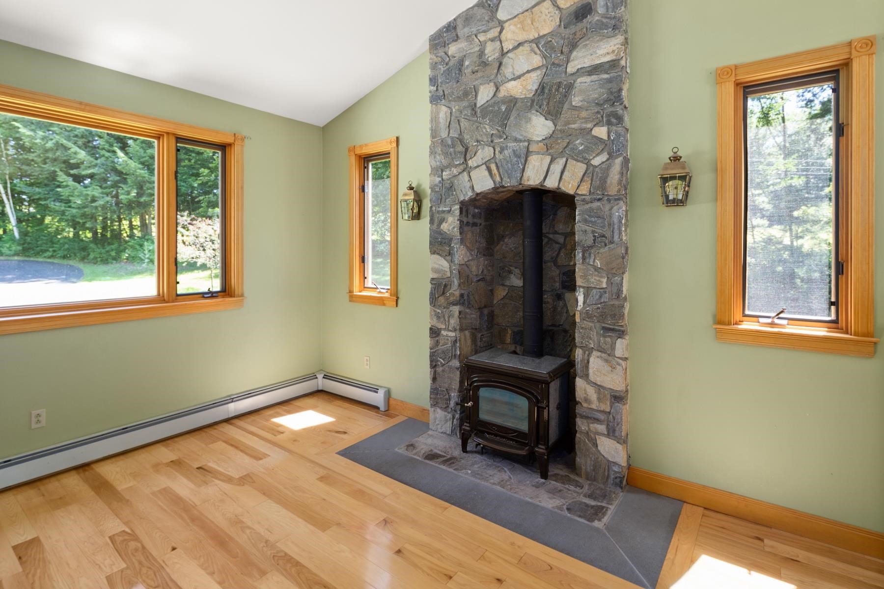 144 Blackberry Ridge Williston, VT 05495 - Photo 6 of 28 Gallery Image 6