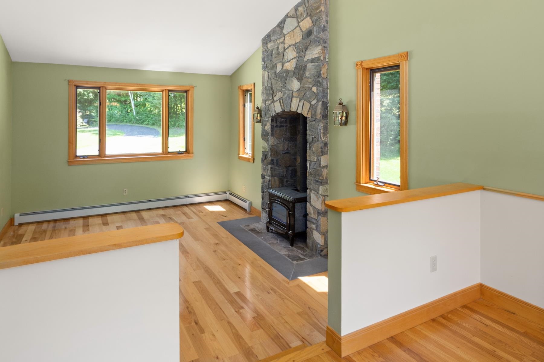 144 Blackberry Ridge Williston, VT 05495 - Photo 8 of 28 Gallery Image 8