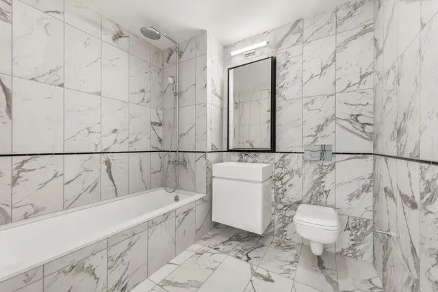 $4,295,000 | 427 East 90th Street, Unit PH9 | Upper East Side