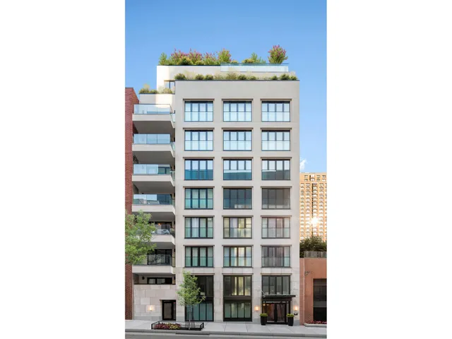 $4,295,000 | 427 East 90th Street, Unit PH9 | Upper East Side