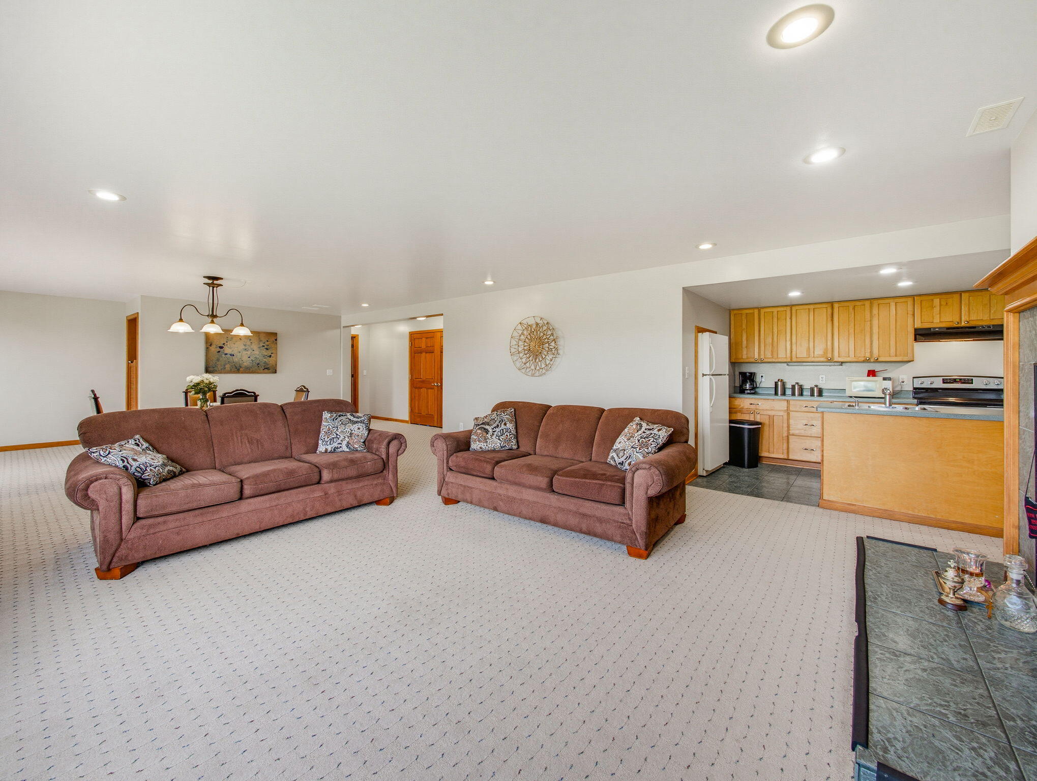 W225N3524 Wethersfield Road Pewaukee, WI 53072 - Photo 29 of 47 29-web-or-mls-w225n3524-wethersfield-rd
