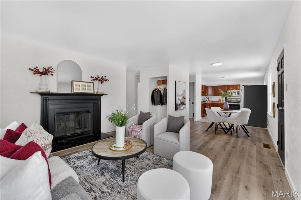 305 Wellesley Drive O'Fallon, IL 62269 - Photo 4 of 26