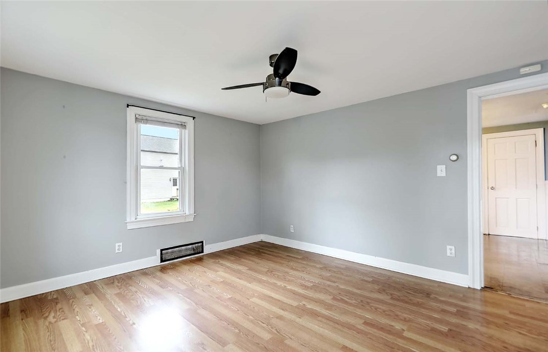264 Phillips Street Woonsocket, RI 02895 - Photo 6 of 34