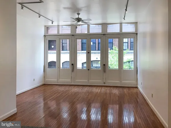 $3,395 | 261 North 3rd Street, Unit 2, Philadelphia, PA 19106