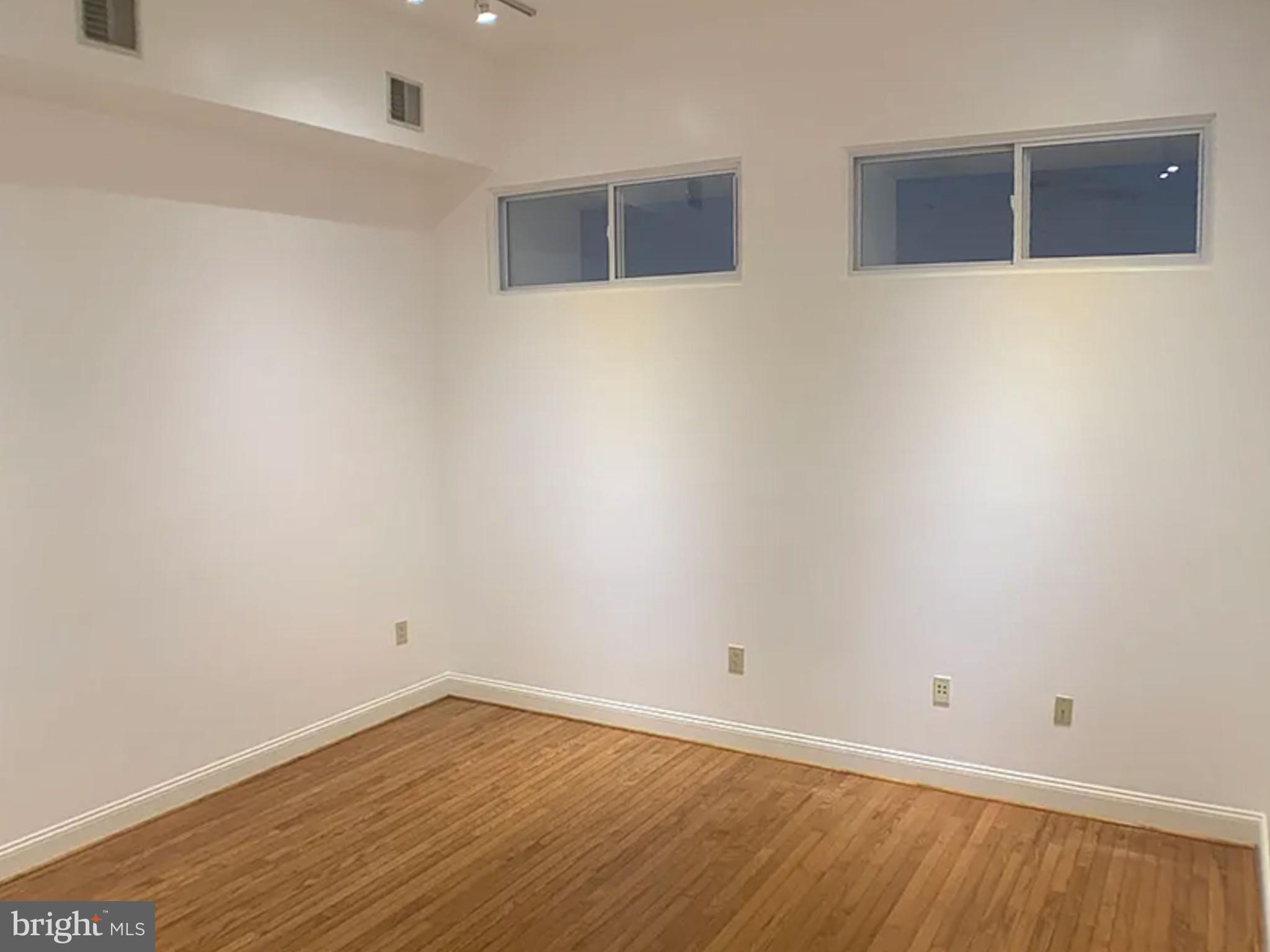 261 North 3rd Street, Unit 2 Philadelphia, PA 19106 - Photo 13 of 17