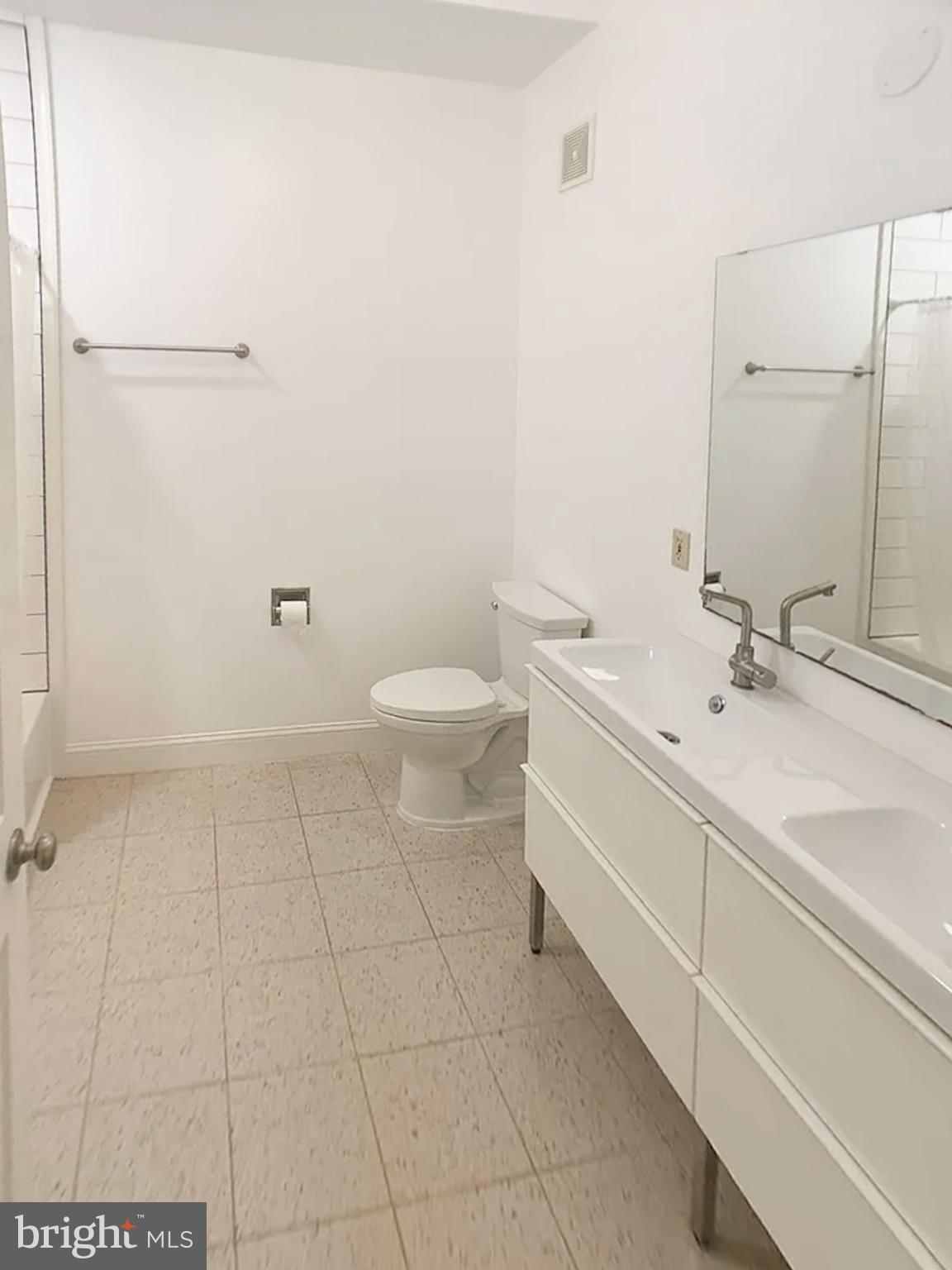 261 North 3rd Street, Unit 2 Philadelphia, PA 19106 - Photo 14 of 17