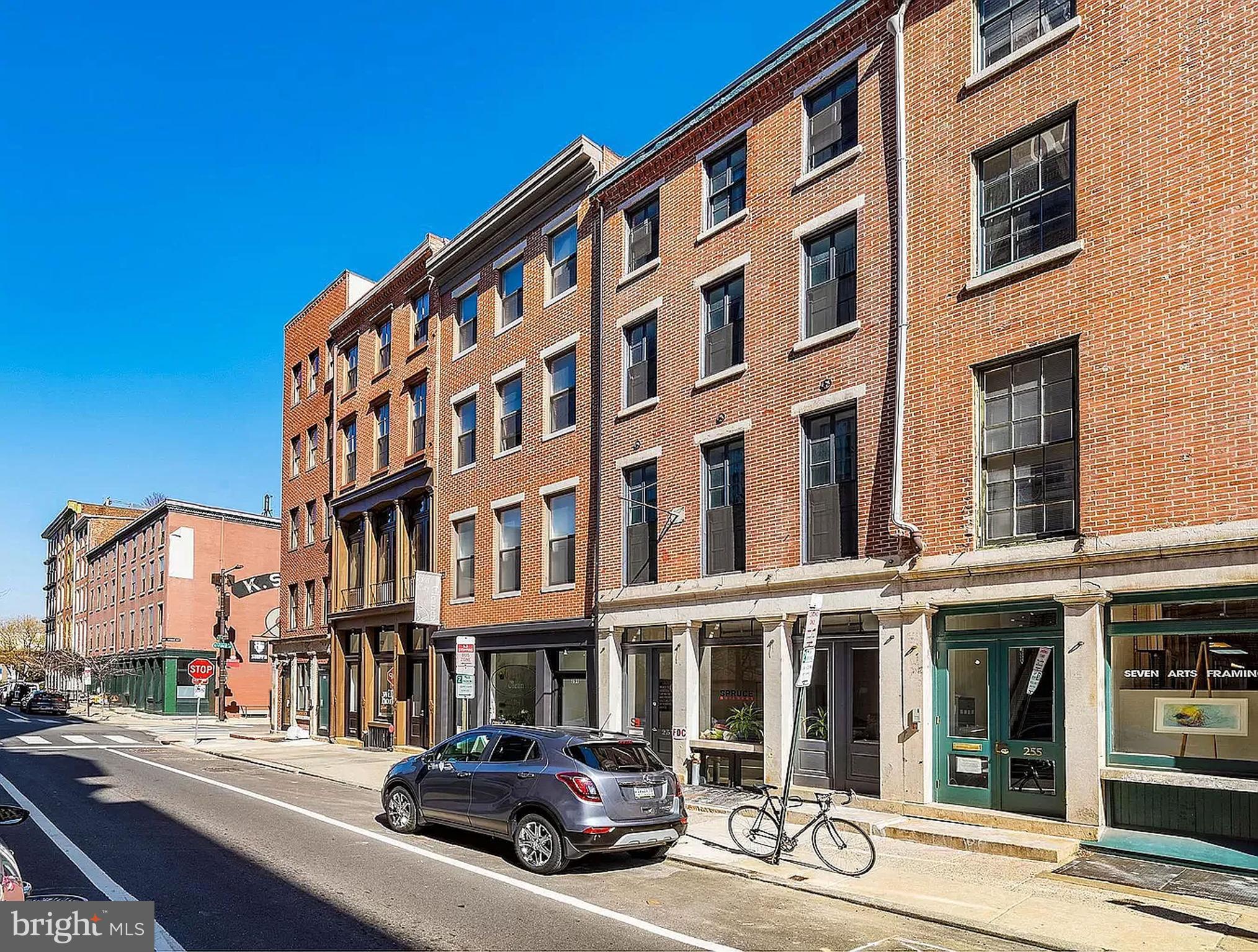 261 North 3rd Street, Unit 2 Philadelphia, PA 19106 - Photo 16 of 17