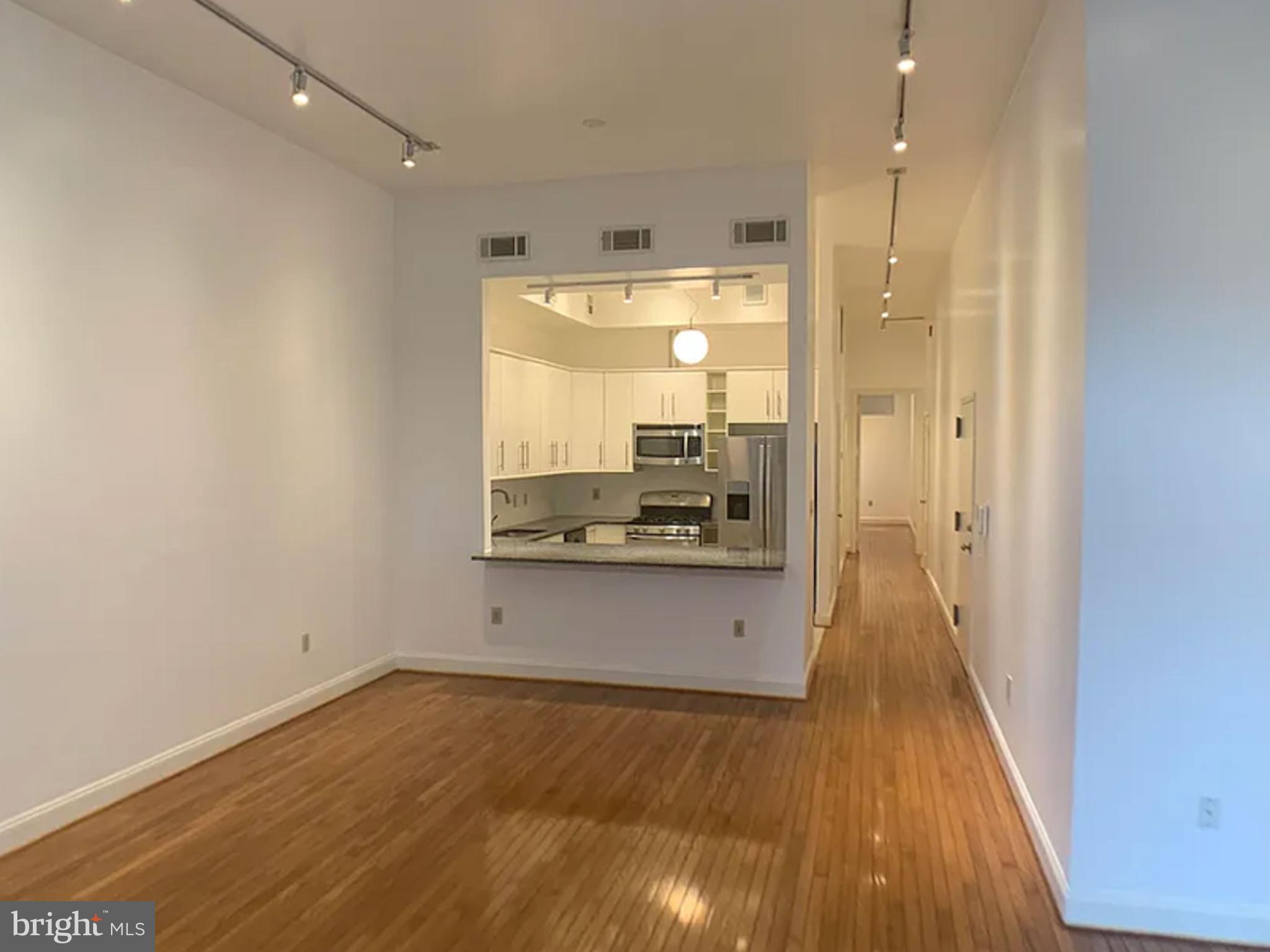 261 North 3rd Street, Unit 2 Philadelphia, PA 19106 - Photo 6 of 17