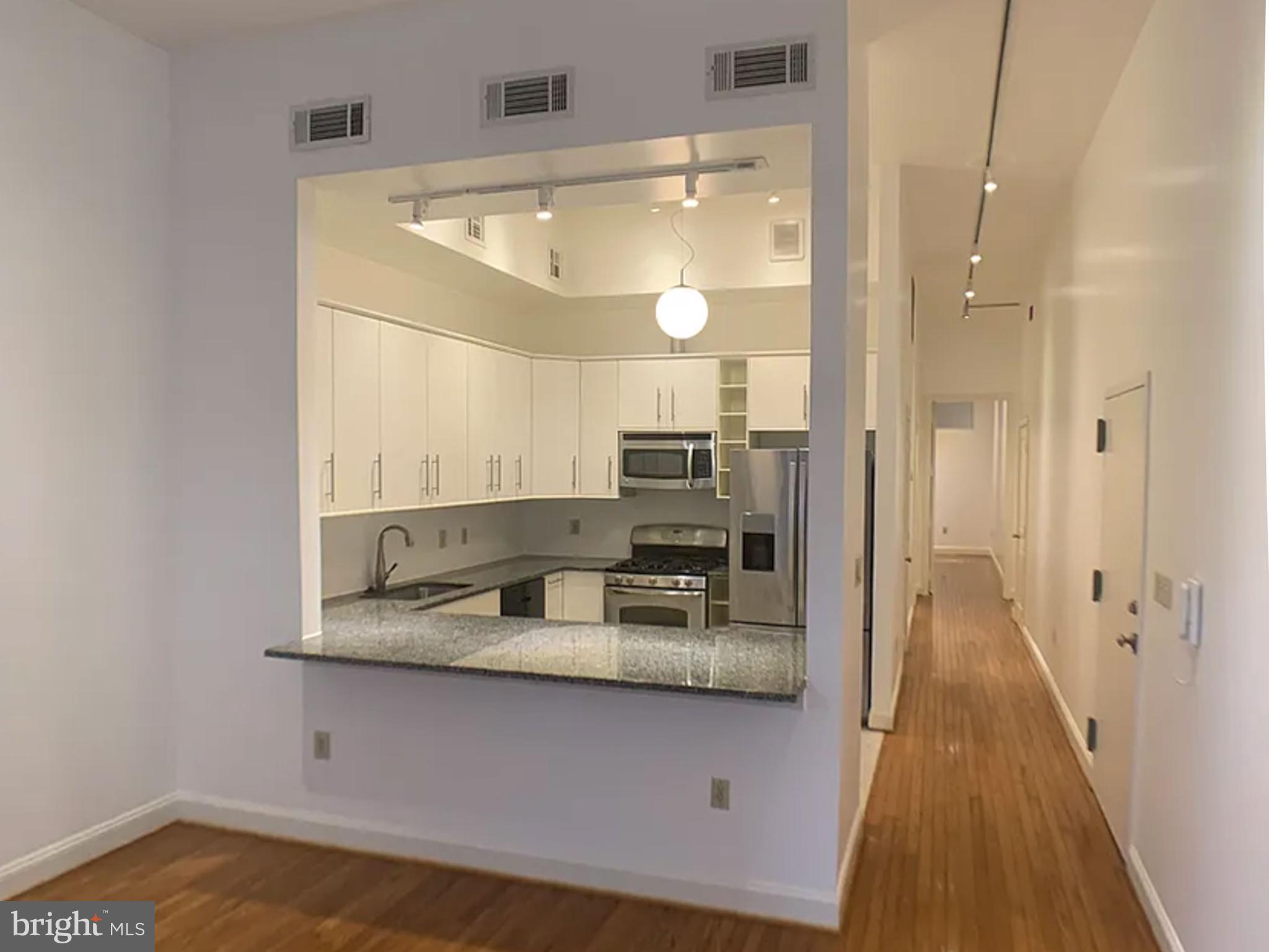 261 North 3rd Street, Unit 2 Philadelphia, PA 19106 - Photo 7 of 17