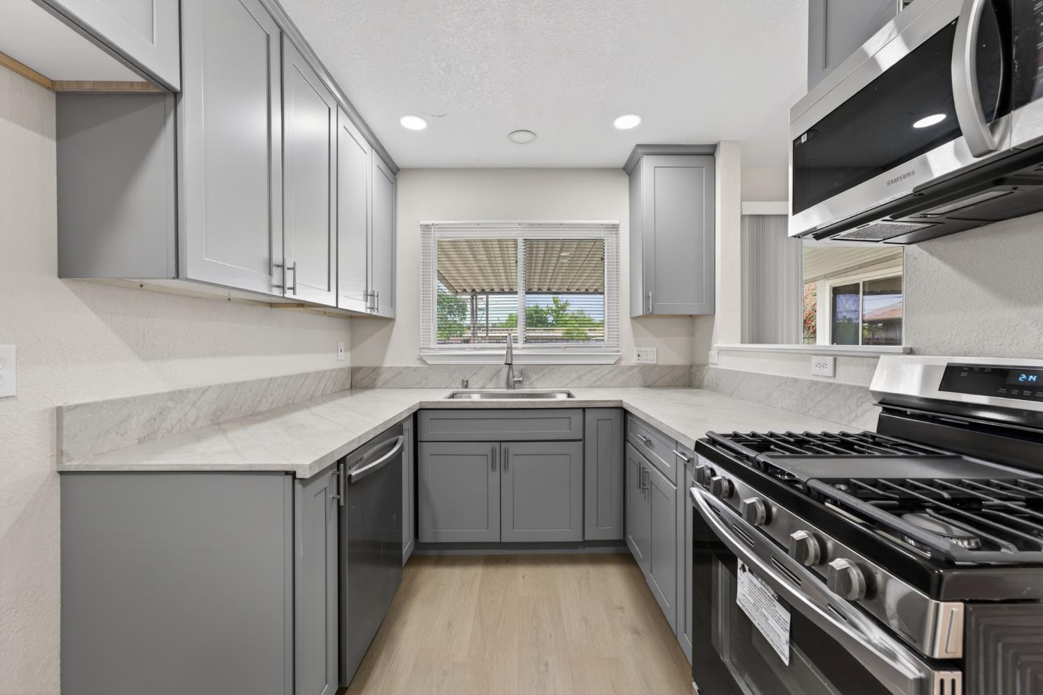 7221 Parish Way Citrus Heights, CA 95621 - Photo 6 of 19