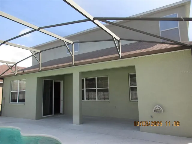 a view of a house with porch