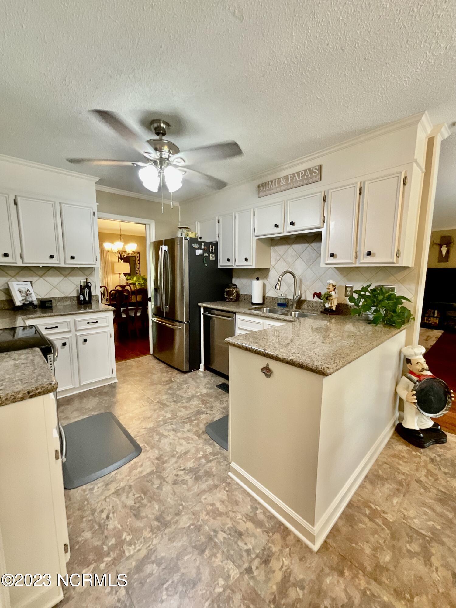 110 Pinedale Drive Rockingham, NC 28379 - Photo 11 of 45 Kitchen