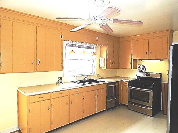 2374 Howard Road Southwest Roanoke, VA 24015 - Photo 3 of 23 DSCN3015