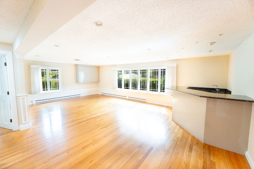 5 Albemarle Road Norwood, MA 02062 - Photo 13 of 32