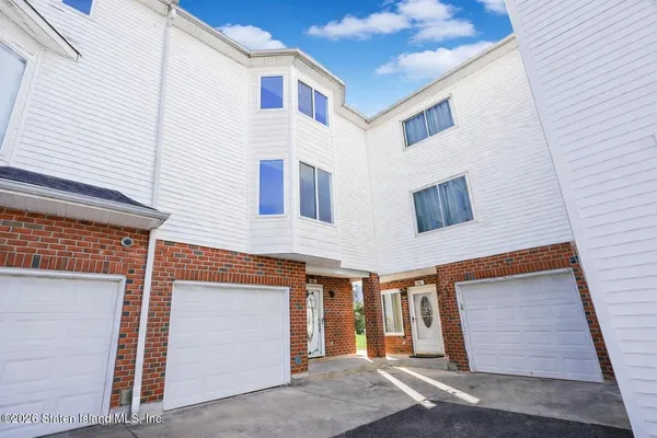 $598,888 | 46 Bianca Court | Greenridge