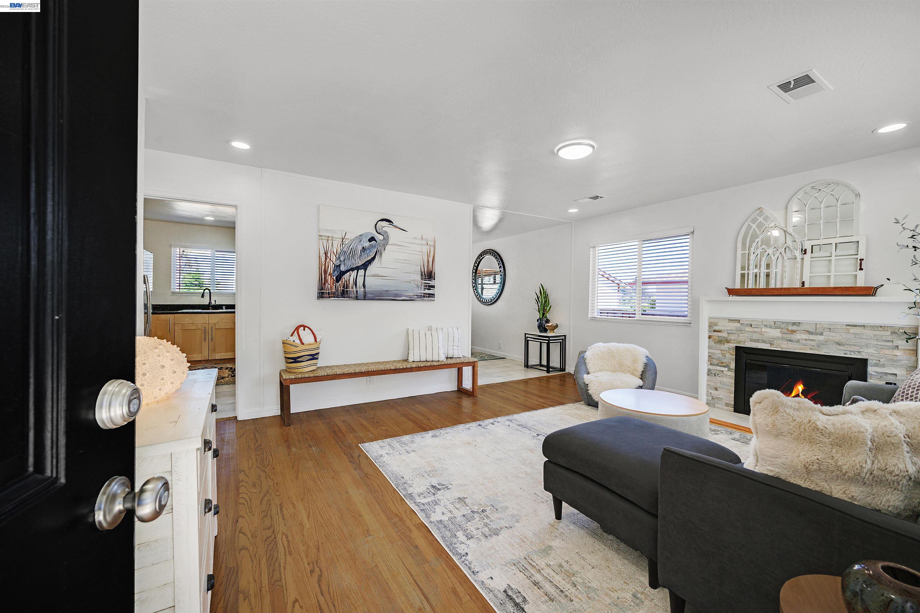 2343 Galway Road San Pablo, CA 94806 - Photo 4 of 37