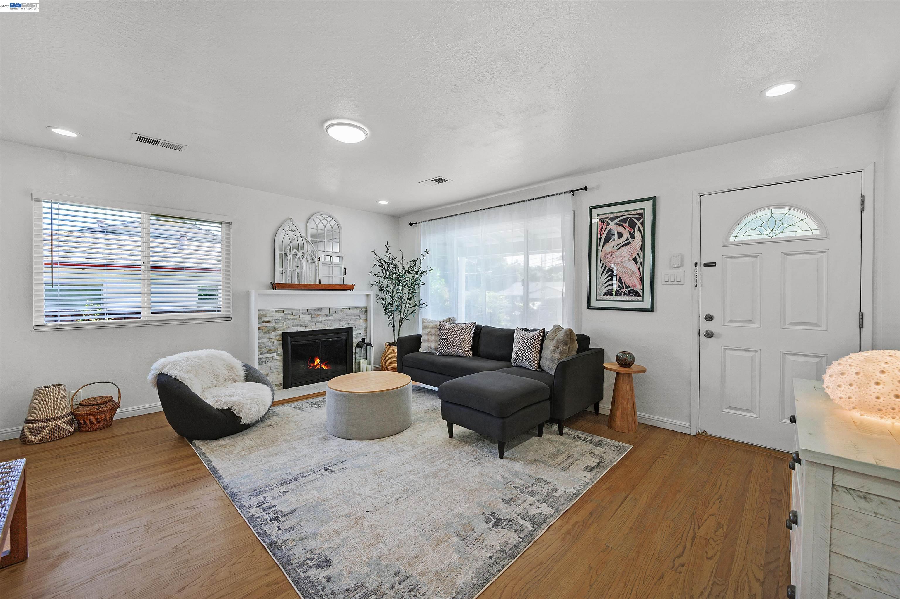 2343 Galway Road San Pablo, CA 94806 - Photo 5 of 37