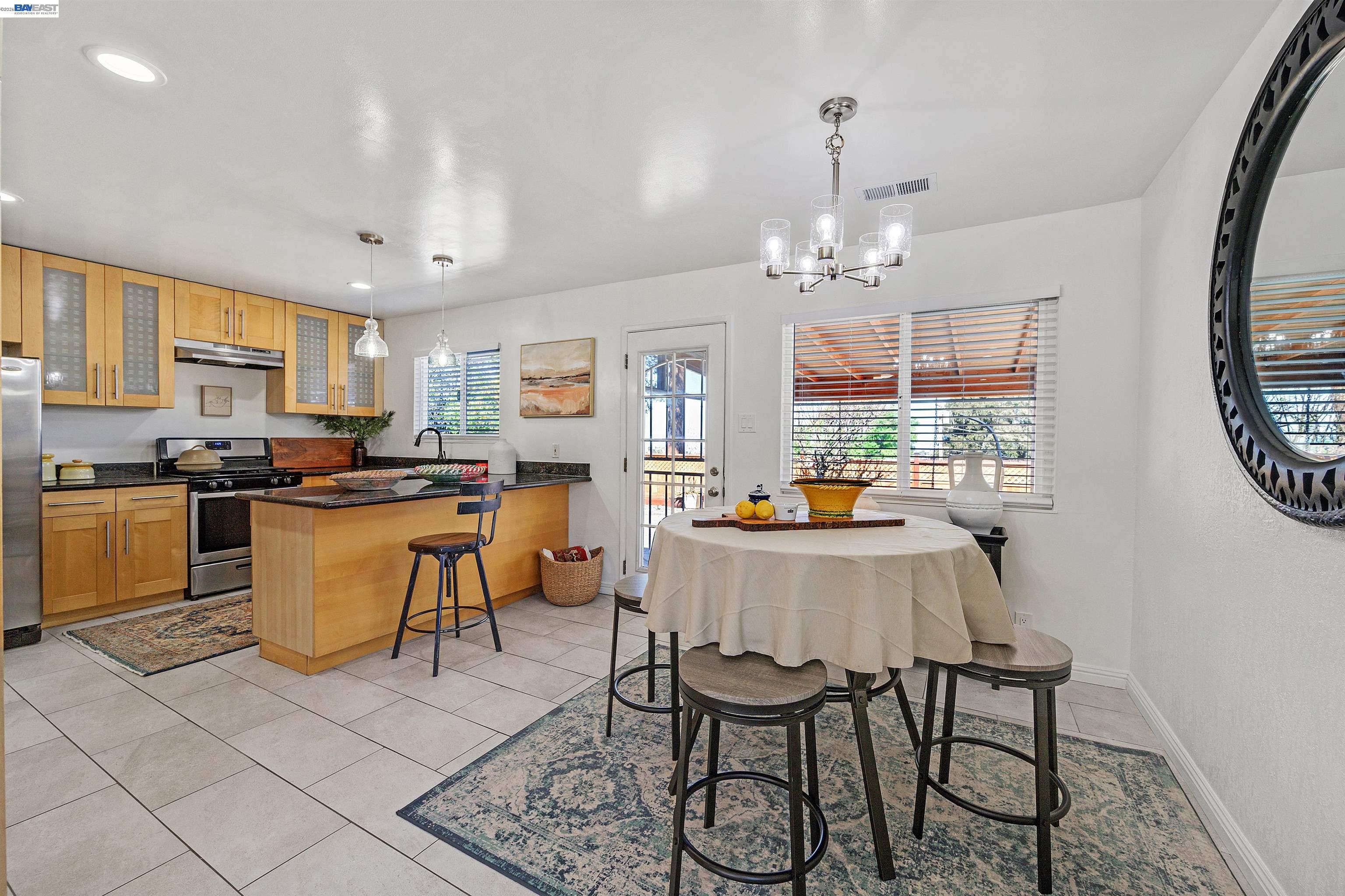 2343 Galway Road San Pablo, CA 94806 - Photo 9 of 37