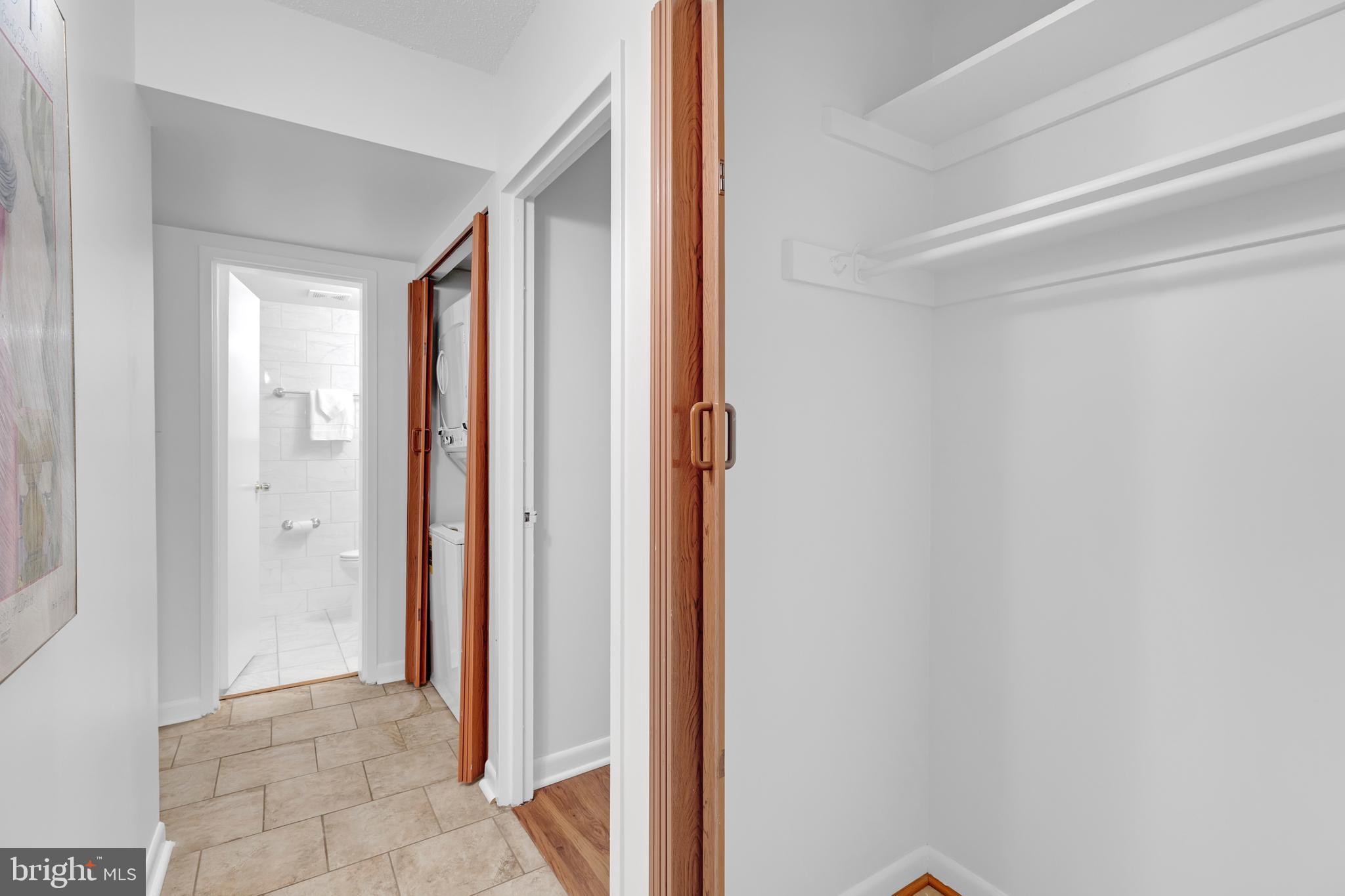 11637 Stoneview Square, Unit 2B Reston, VA 20191 - Photo 15 of 31 a view of a hallway