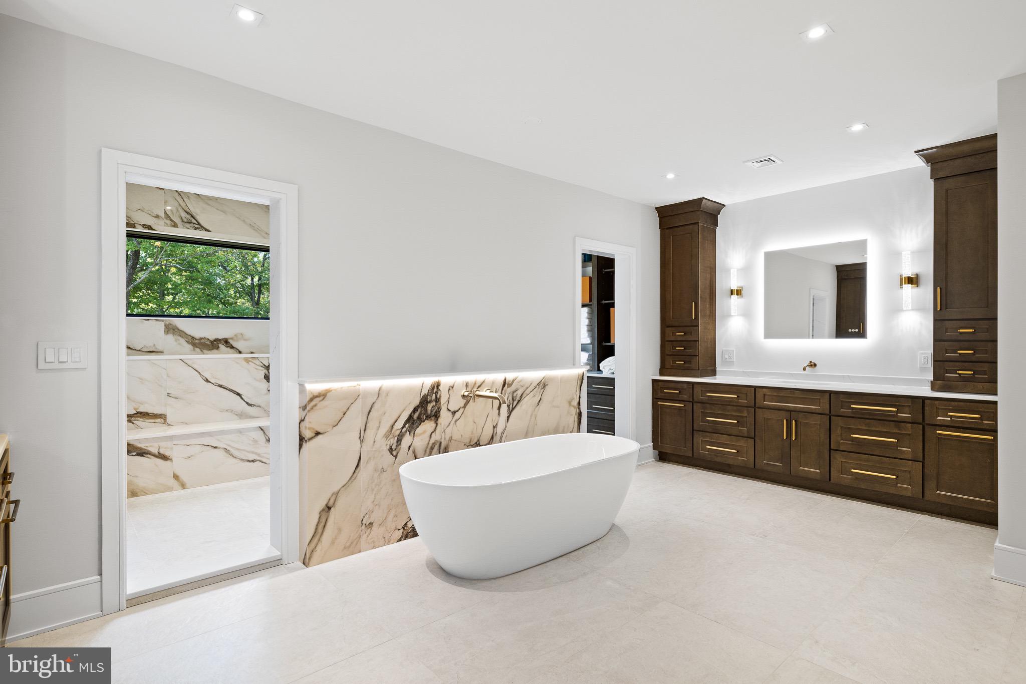 5895 Rodgers Road Pipersville, PA 18947 - Photo 26 of 37 Primary suite with soaking tub, dual vanities