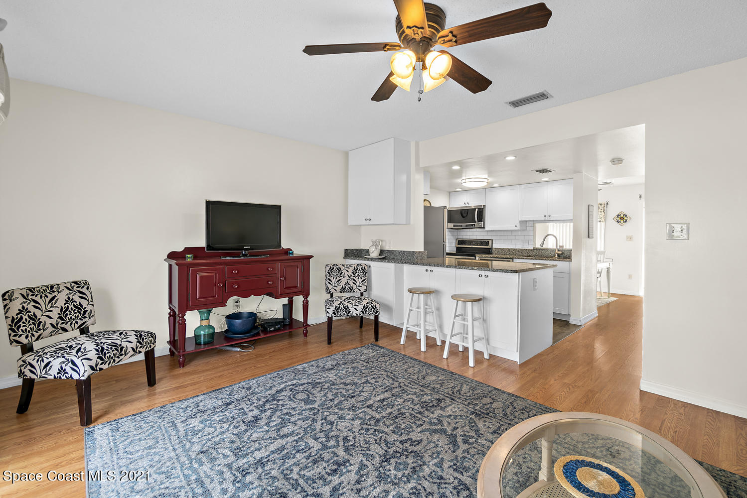 513 Seaport Boulevard, Unit 194 Cape Canaveral, FL 32920 - Photo 8 of 32 Living Area