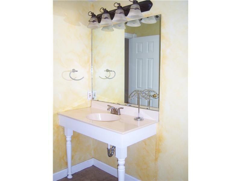 1131 O'Block Road Plum, PA 15239 - Photo 18 of 22 Full Bath. Main Bath