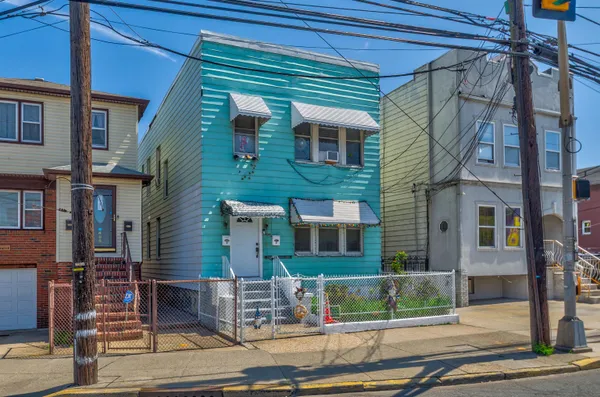$3,100 | 404 Danforth Avenue, Jersey City, NJ 07305
