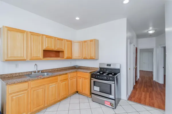$3,100 | 404 Danforth Avenue, Jersey City, NJ 07305