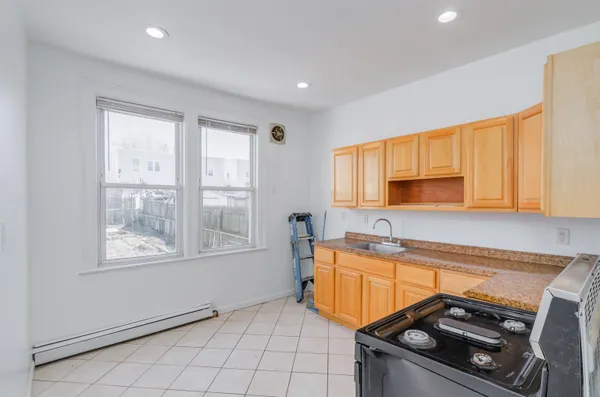 $3,100 | 404 Danforth Avenue, Jersey City, NJ 07305