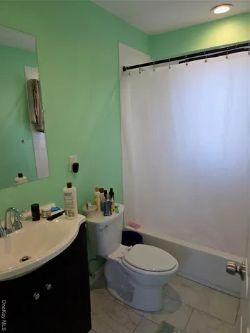 $789,000 | 3095 Mullan Place | Throgs Neck