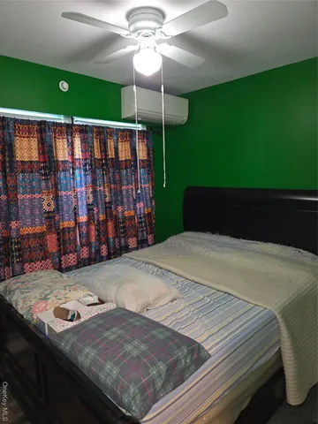 $789,000 | 3095 Mullan Place | Throgs Neck