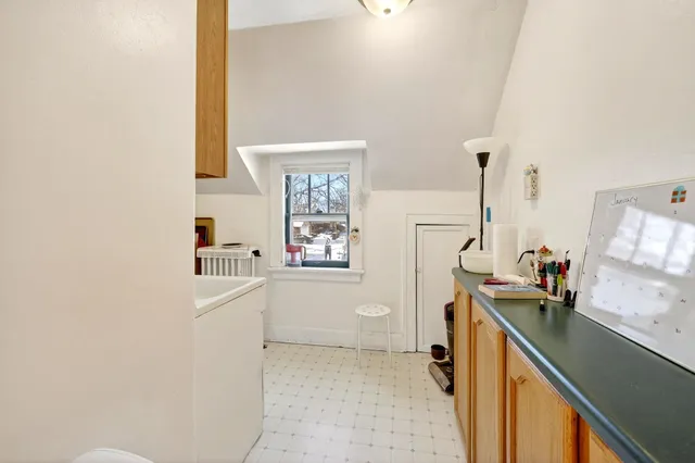 $650,000 | 308 South Brooks Street, Madison, WI 53715