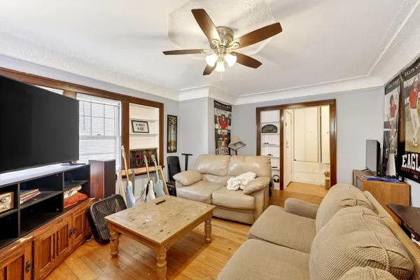 $650,000 | 308 South Brooks Street, Madison, WI 53715