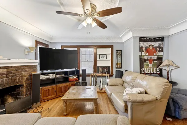$650,000 | 308 South Brooks Street, Madison, WI 53715