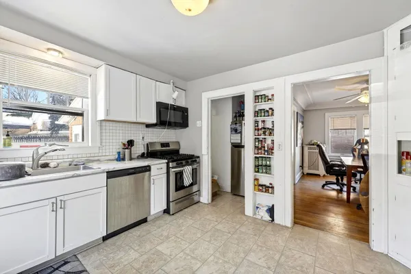 $650,000 | 308 South Brooks Street, Madison, WI 53715