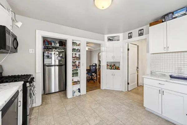 $650,000 | 308 South Brooks Street, Madison, WI 53715