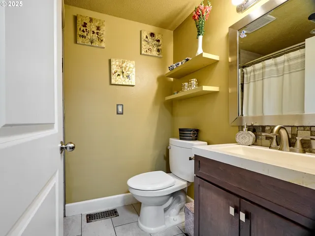 $415,000 | 4570 39th Avenue Northeast, Salem, OR 97305